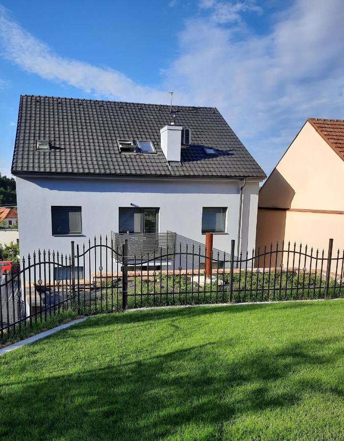 Apartmany Moravia Milovice  外观 照片